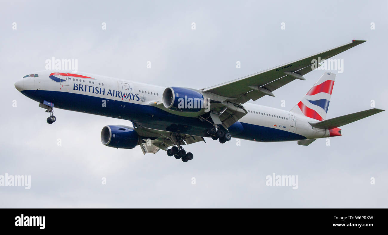 British Airways Boeing 777 G-YMMN on final approach to London-Heathrow Airport LHR Stock Photo