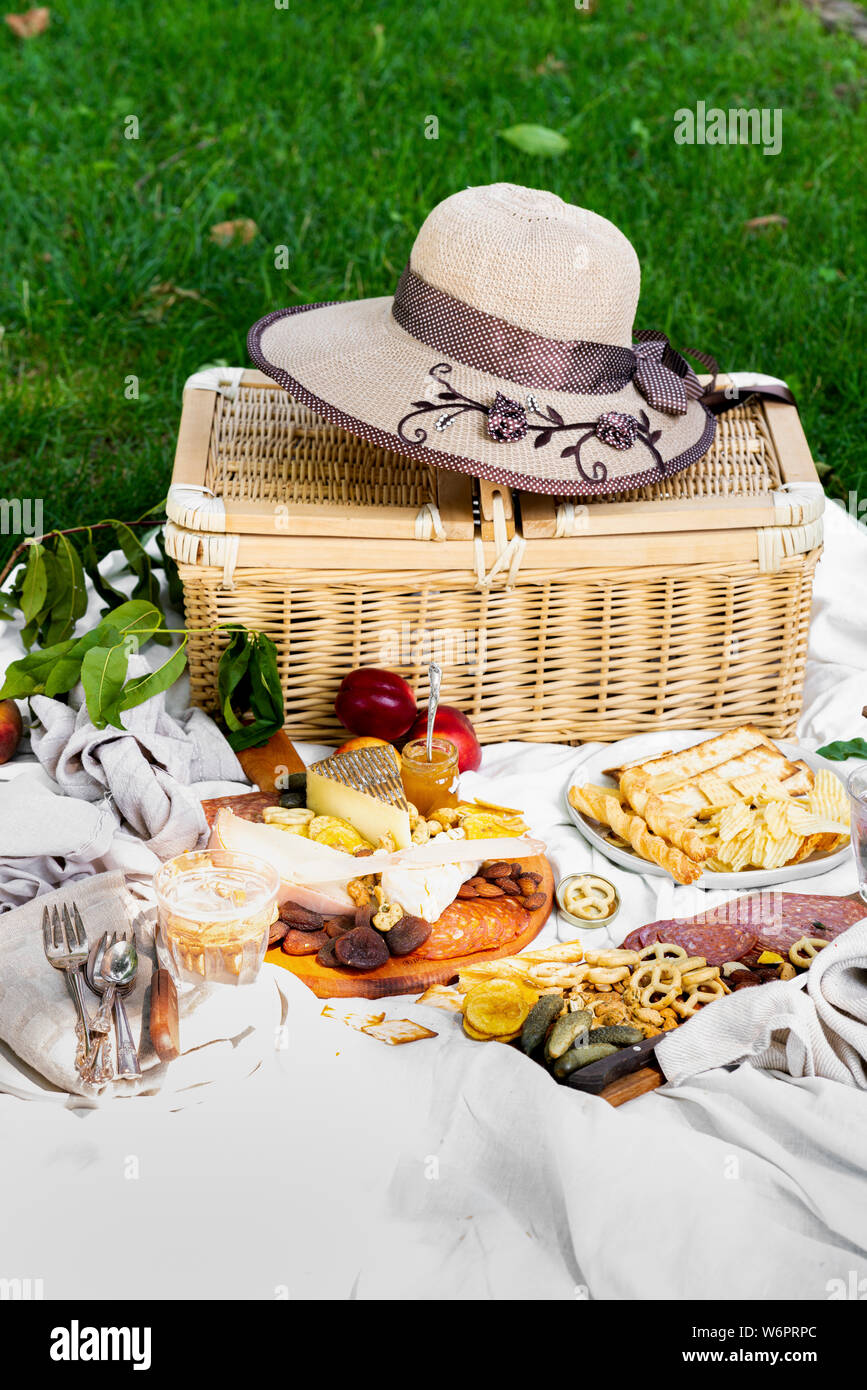Picnic park aerial hi-res stock photography and images - Alamy