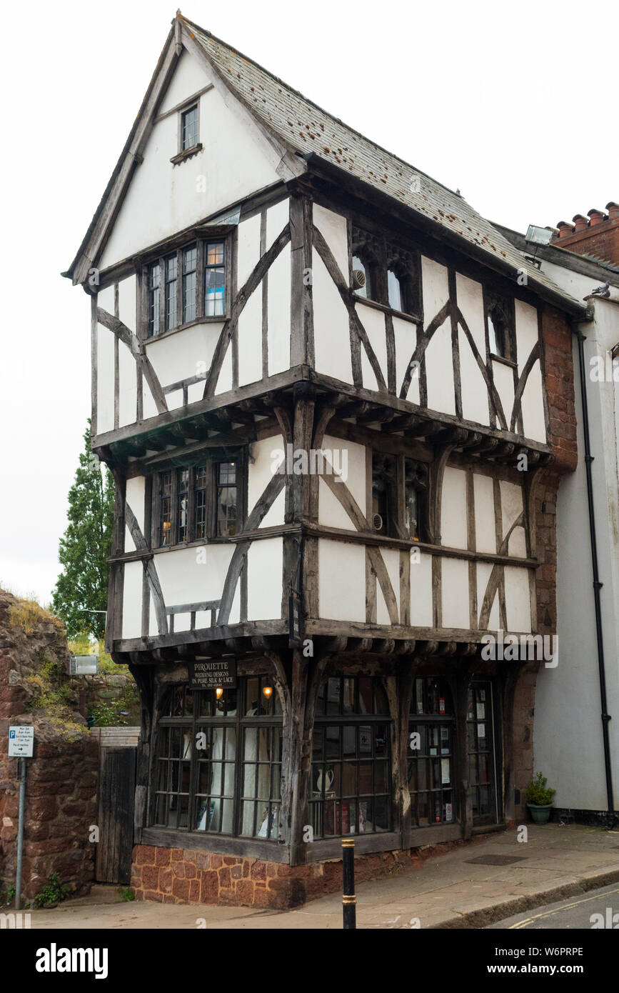 15th Century Tudor building, The House That Moved was literally moved in 1961 on rails from its site on the corner of Edmund St and Frog Street to its present site. UK (110) Stock Photo