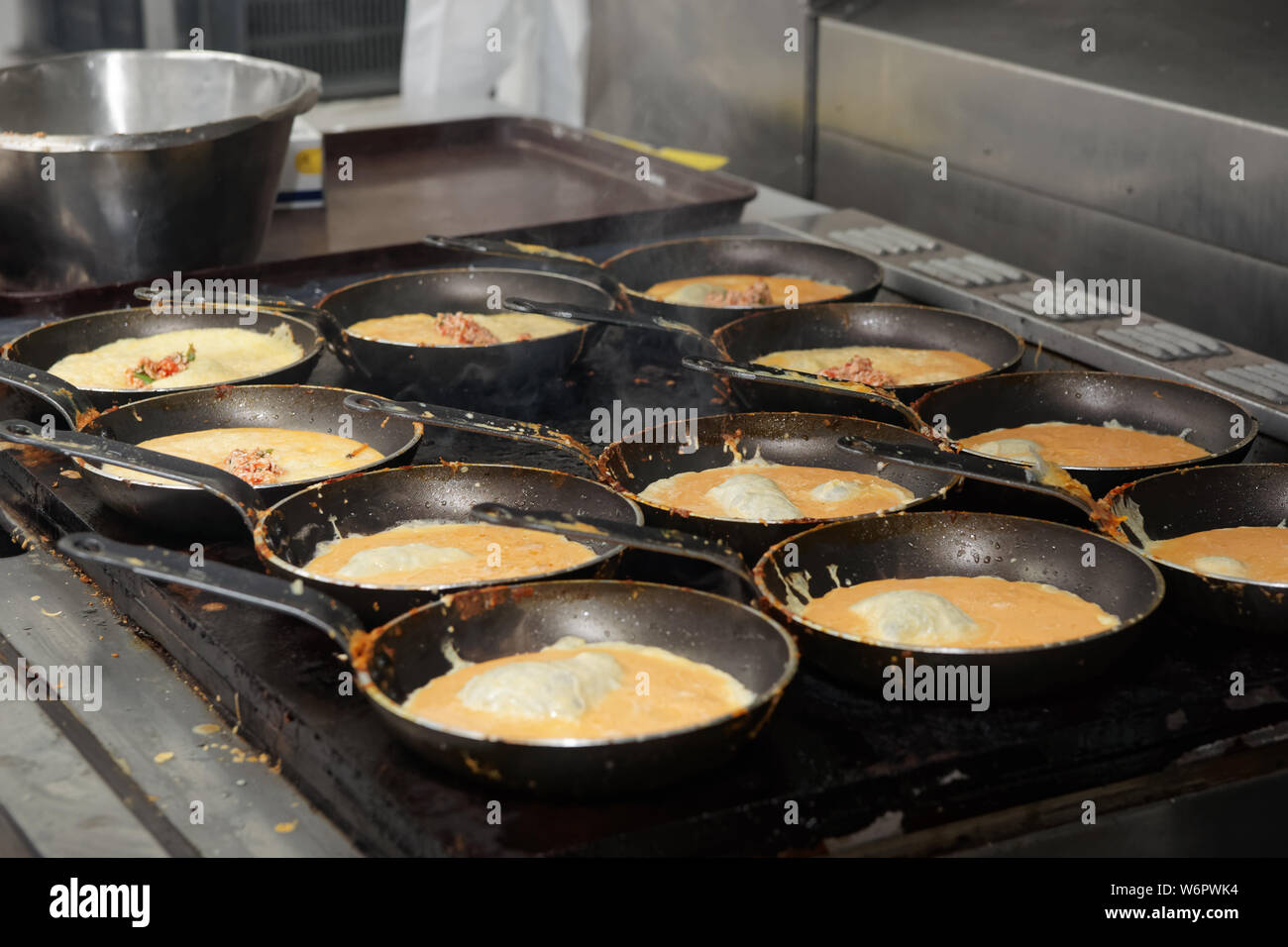 Large Scale Frying Large scale catering hi-res stock photography and images - Alamy