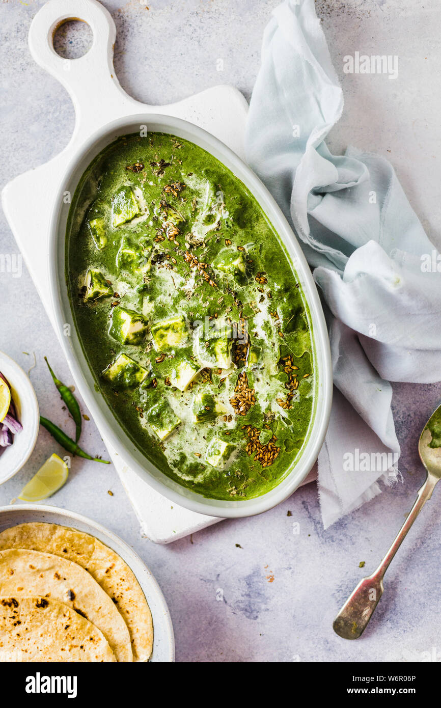 Spinach Indian Cottage Cheese Curry Stock Photo 262348542 Alamy