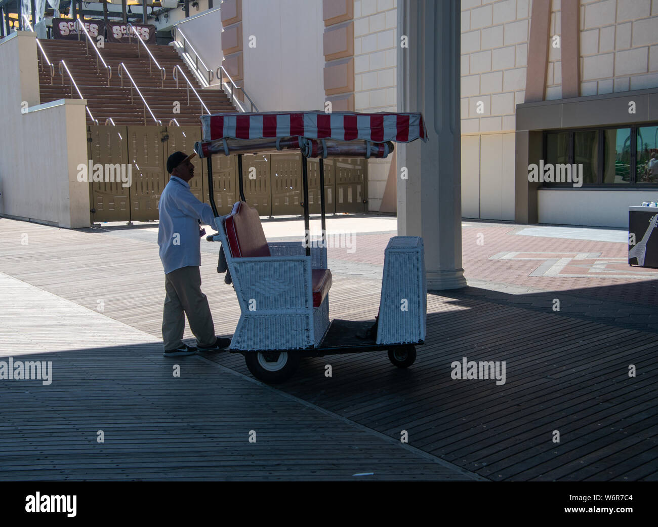 Rolling chairs atlantic city hires stock photography and images Alamy
