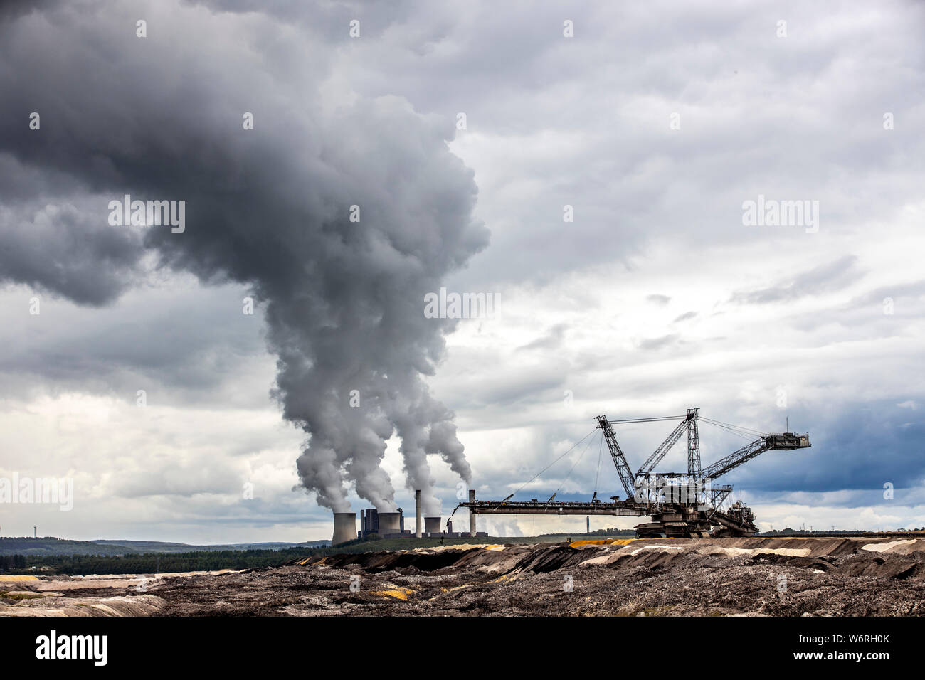 RWE Power Weisweiler lignite-fired power plant near Ecschweiler, at the Inden opencast lignite mine, large lignite-fired power plant with 4 units and Stock Photo
