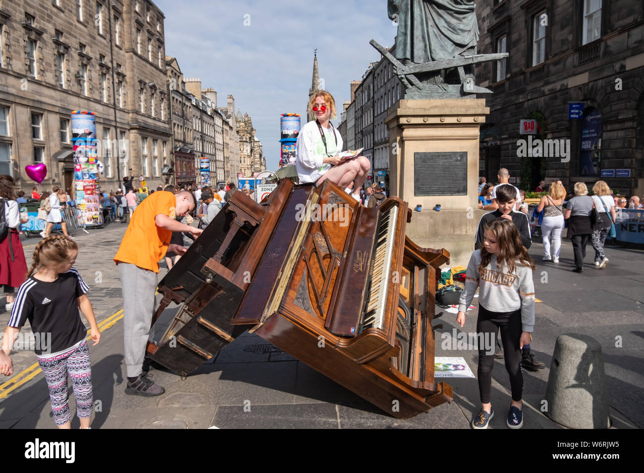 Edinburgh, Scotland, UK. 2nd August, 2019. An upcycled piano on the