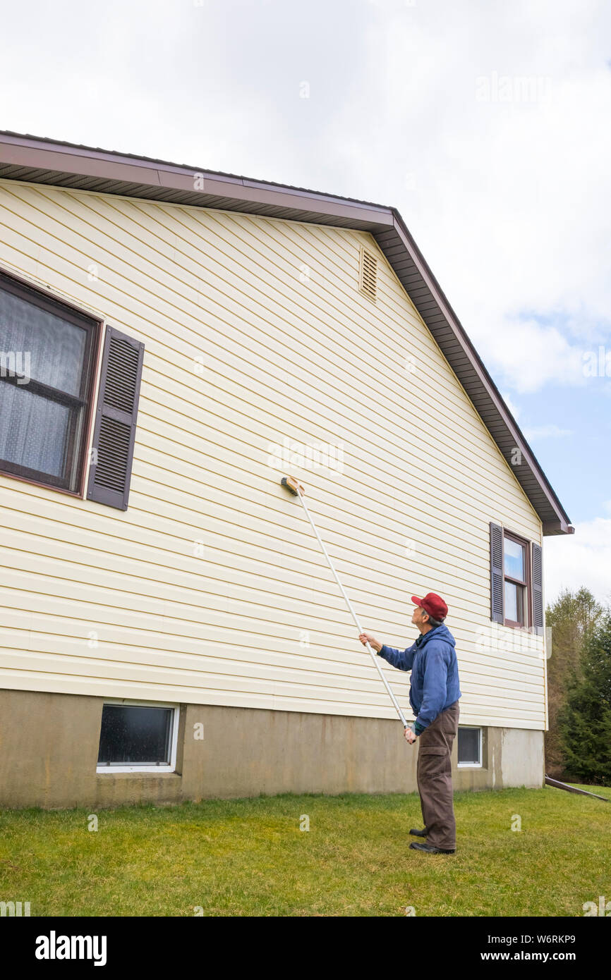 Cleaning siding hires stock photography and images Alamy