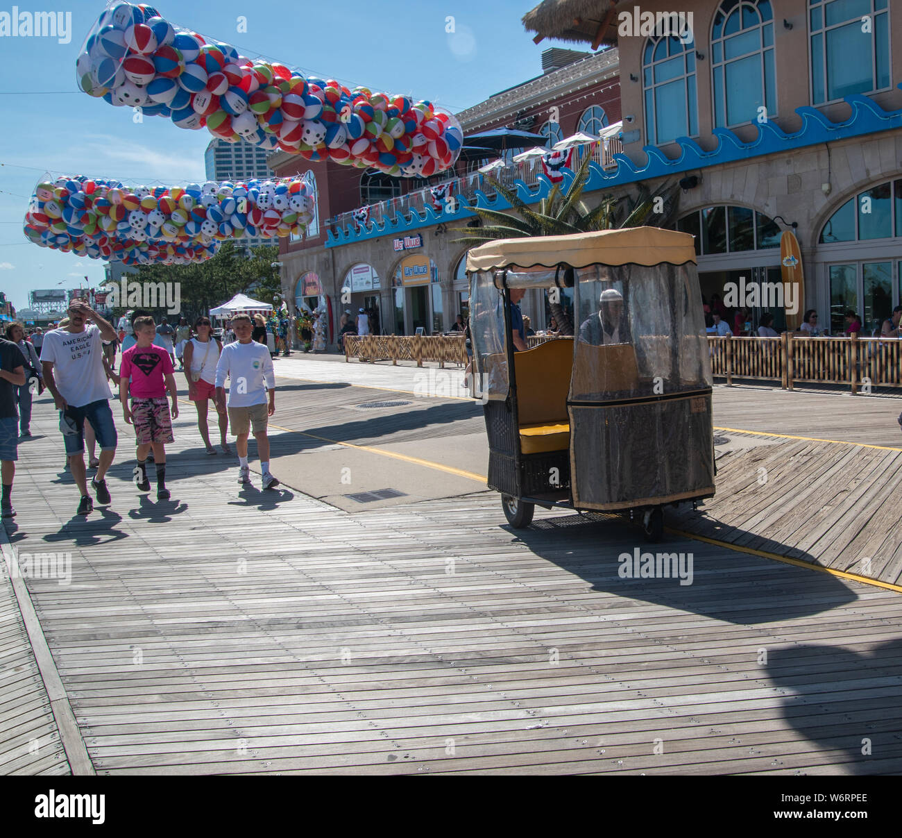 Rolling chairs atlantic city hires stock photography and images Alamy