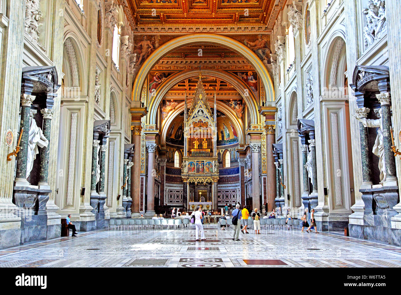 The Basilica di San Giovanni in Laterano in Rome Stock Photo Alamy