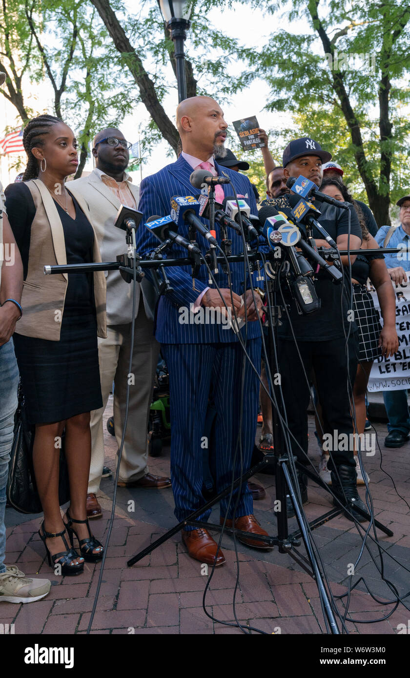 New York, NY - August 2, 2019: Elder Kirsten speaks at rally and press conference to demand firing police officer Daniel Pantaleo accused of using banned chokehold on Eric Garner at 1 Police Plaza Stock Photo