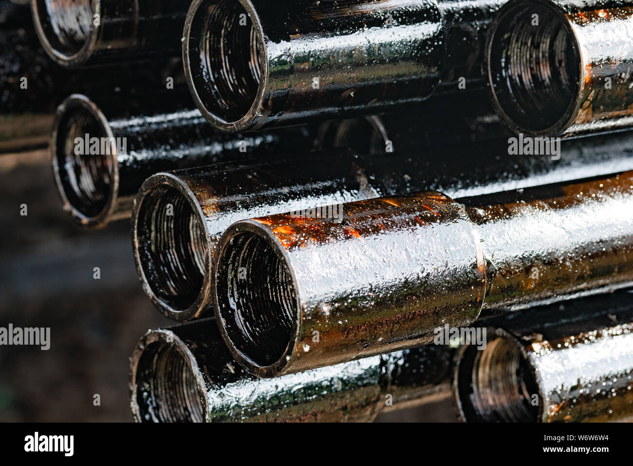 Drilling of oil and gas wells. Drill pipe inspection. Tubing for oil ...