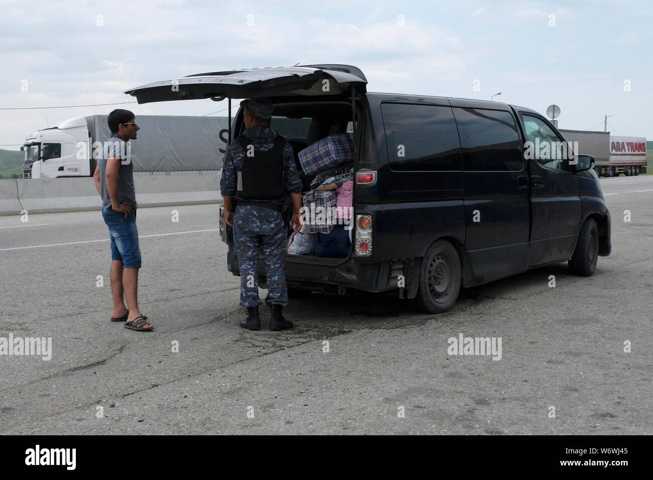 Yetuk xonimlarning yalangoch eshaklari