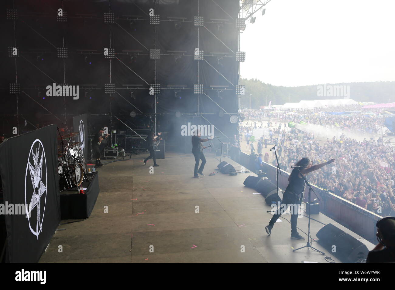 Kostrzyn, Polen, 2 August 2019, the band Testament on the main stage.25. Pol'and'Rock Festival is the biggest non-commercial festival in Europe. This year the festival will take place on 1-3 August in the town of Kostrzyn nad Odra in western Poland. Stock Photo