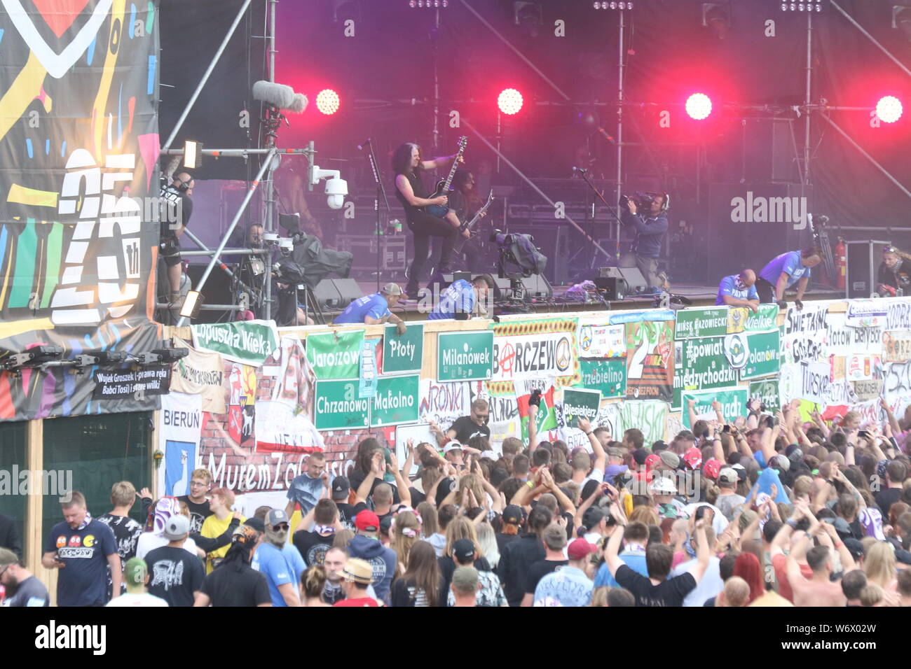 Kostrzyn, Polen, 2 August 2019, the band Testament on the main stage.25. Pol'and'Rock Festival is the biggest non-commercial festival in Europe. This year the festival will take place on 1-3 August in the town of Kostrzyn nad Odra in western Poland. Stock Photo