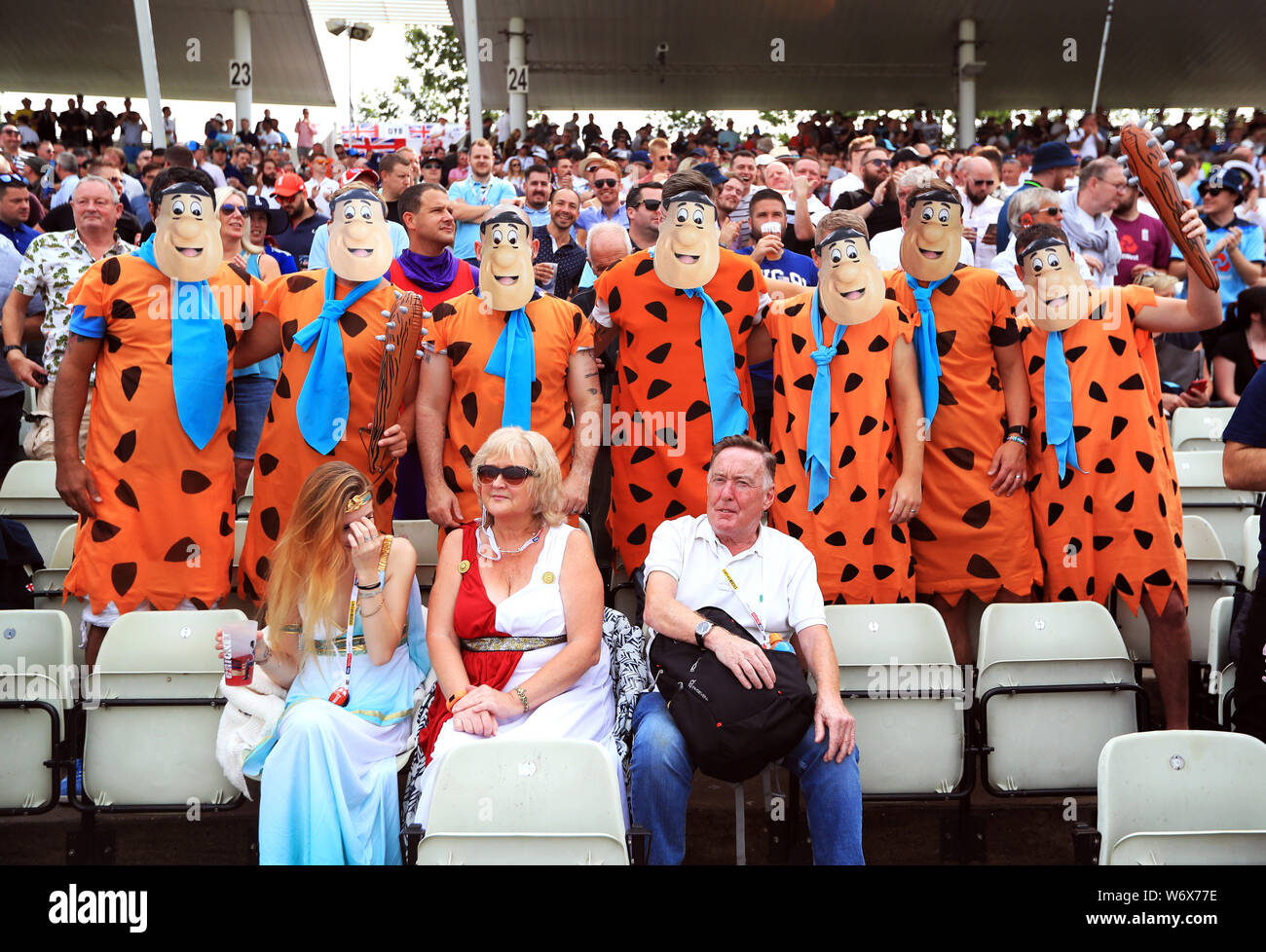 Fred flintstone hi-res stock photography and images - Alamy