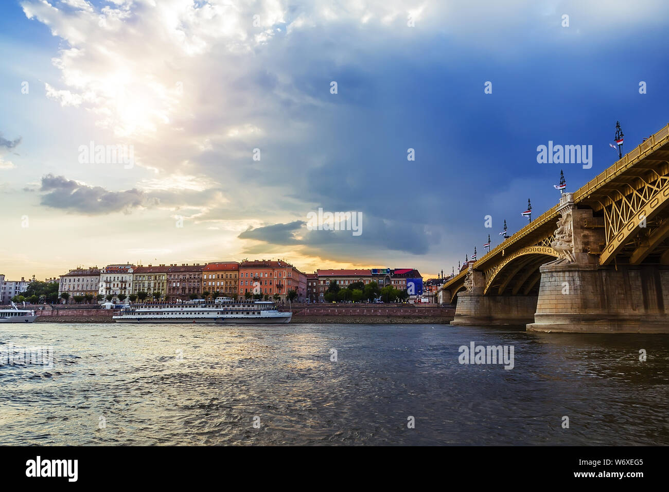 Margit bridge budapest hi-res stock photography and images - Alamy