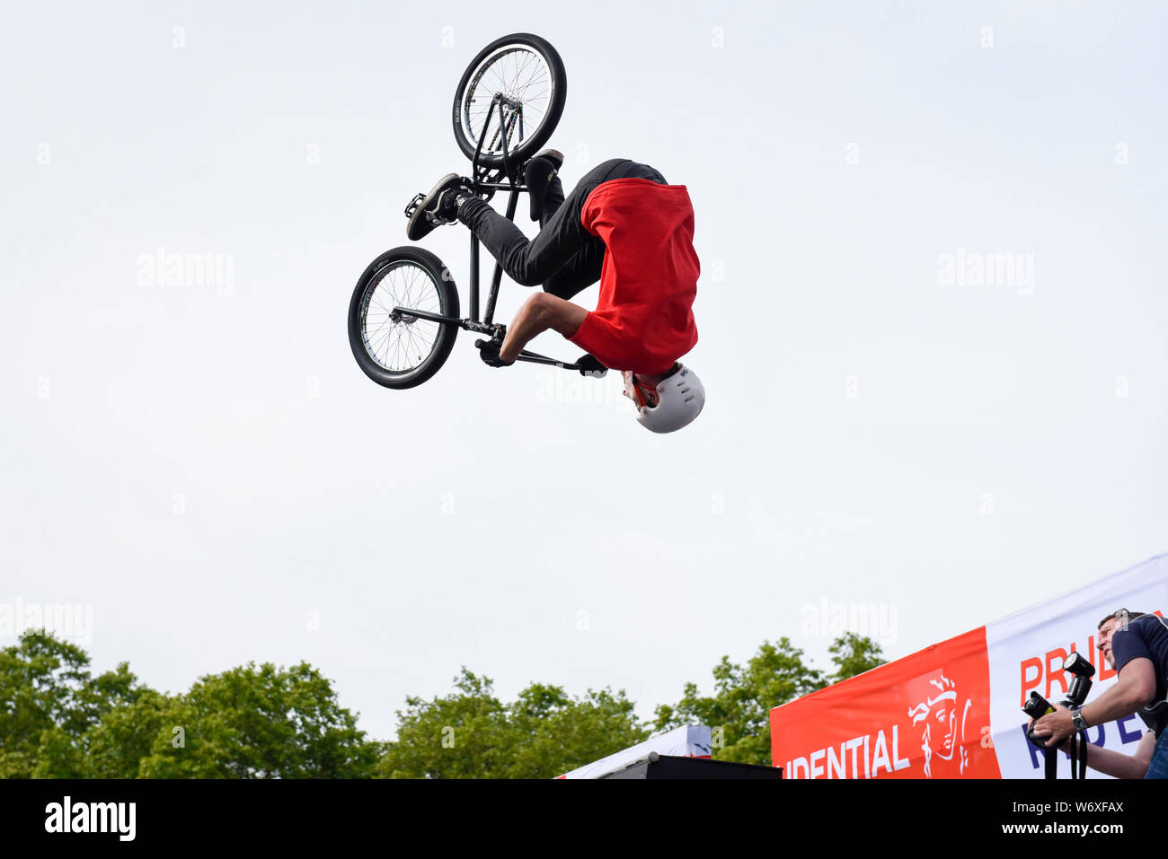 London, UK.  3 August 2019.  A BMX rider takes part in the Air To The Throne BMX Mini Ramp competition trying to perform the most difficult and visually stunning stunts.  The event is taking place in Green Park, one of six cycling festival zones, during Prudential RideLondon FreeCycle, a two day celebration of cycling taking place in the capital with over 100,000 people participating over the weekend. Credit: Stephen Chung / Alamy Live News Stock Photo