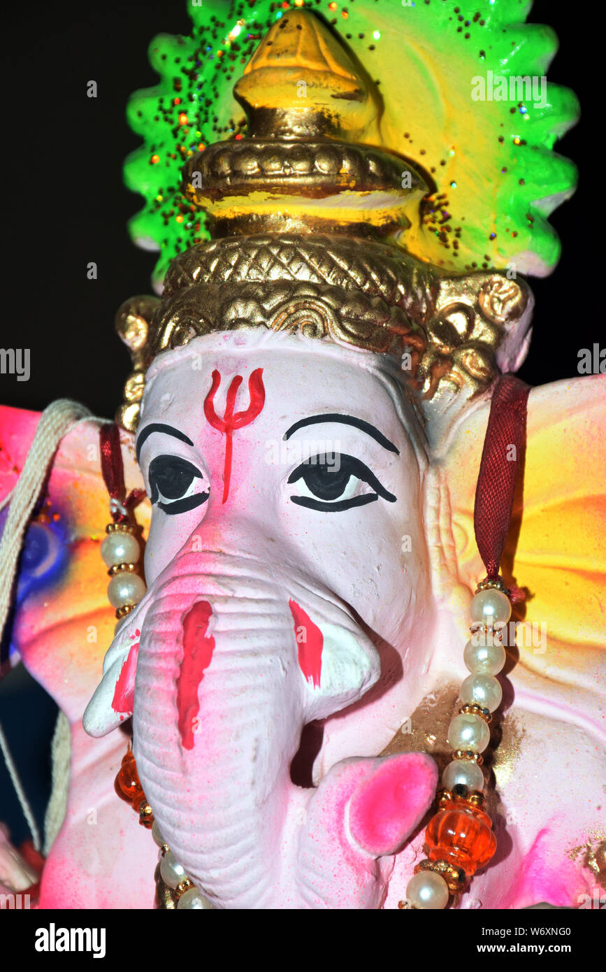 Colorful ganesha statue hi-res stock photography and images - Alamy