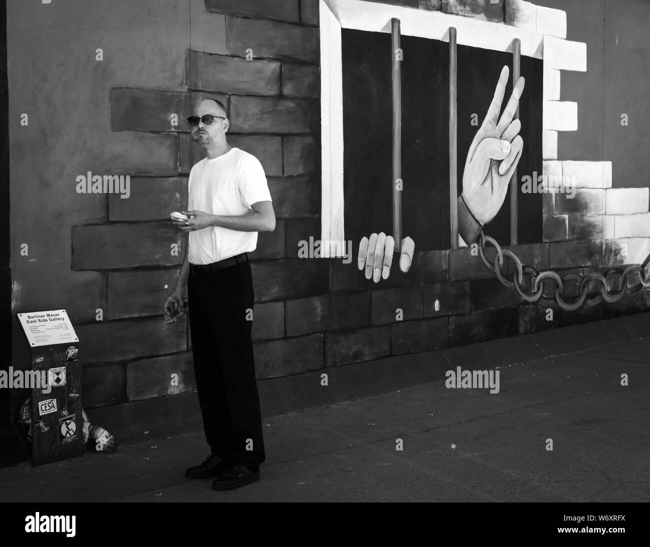 Art gallery man Black and White Stock Photos & Images - Alamy