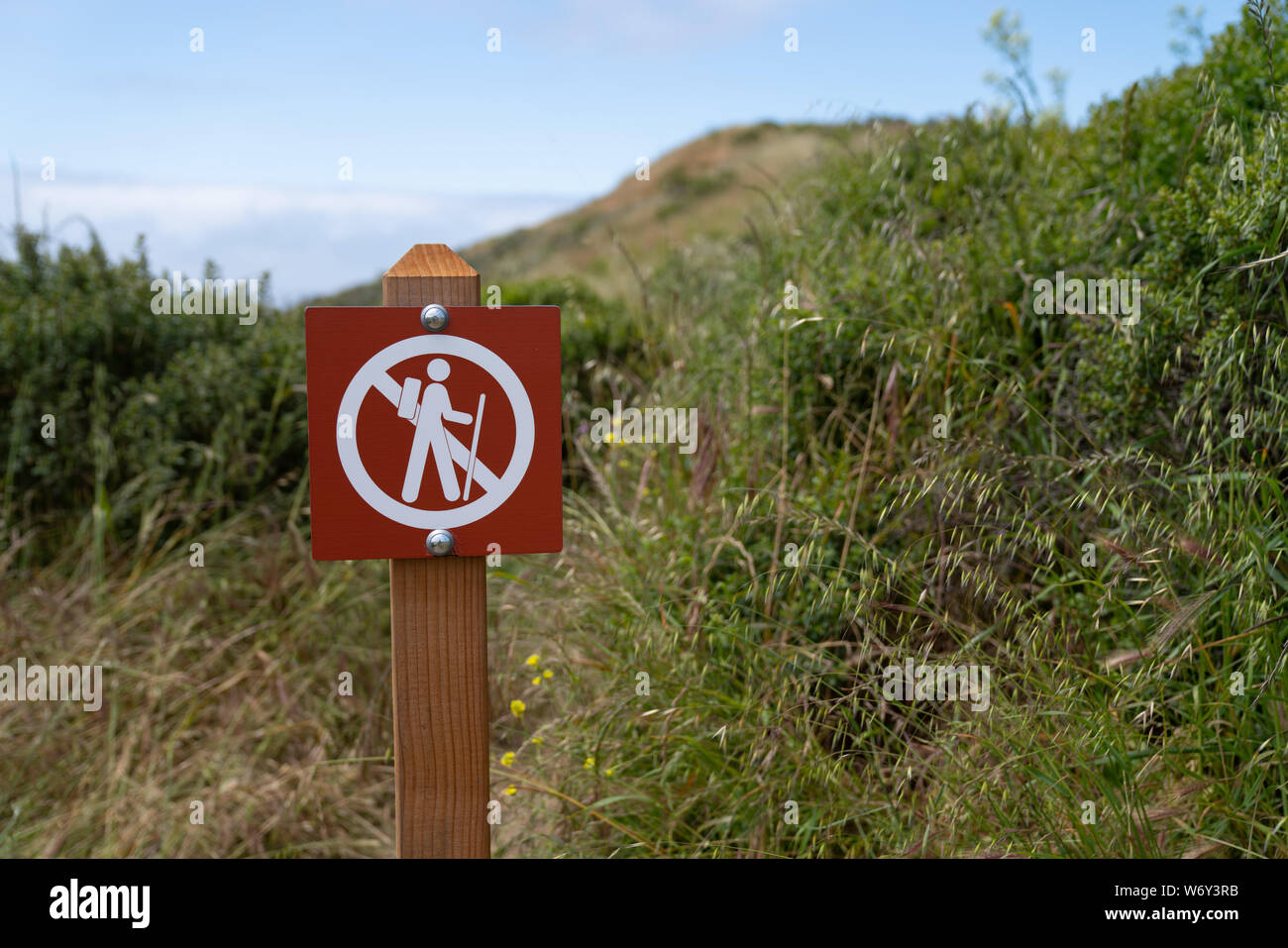 no-hiking-cross-out-warning-sign-in-a-dangerous-area-on-trail-stock