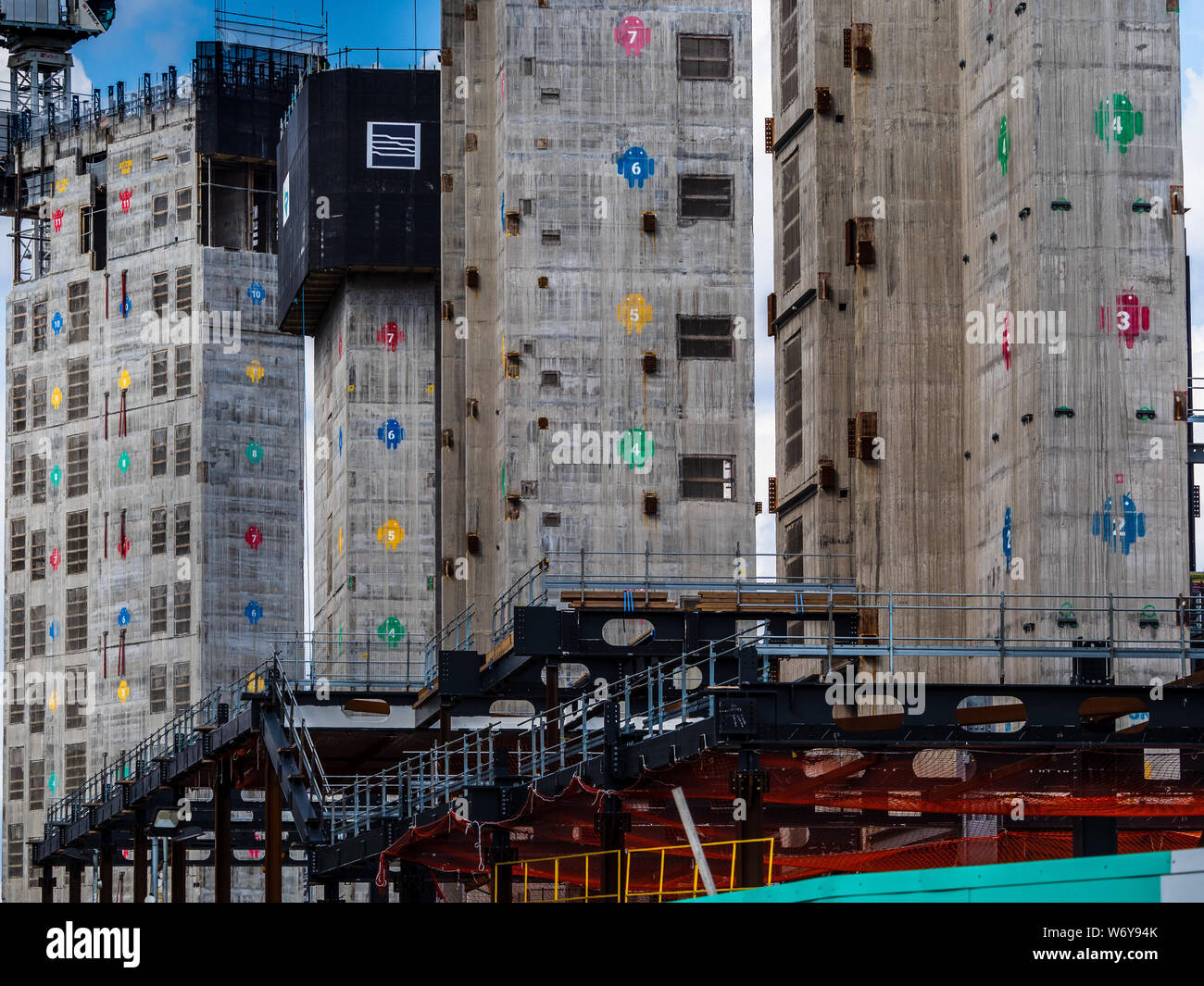 New Google HQ London uses Anrdroid logo to show height. Tower Block Construction in London's Kings Cross Development, with Android floor level markers Stock Photo