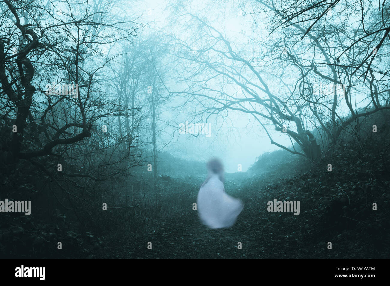 Dark female figure ghost hi-res stock photography and images - Alamy