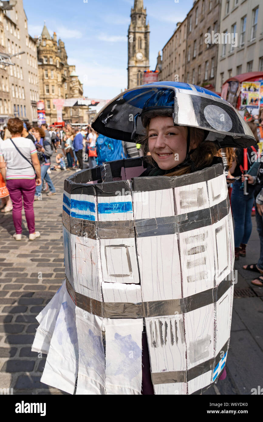 Edinburgh, Scotland, UK. 3 August 2019. On the first weekend of the Edinburgh Fringe Festival good weather brought out thousands of tourists to enjoy the many street performers  on the Royal Mile in Edinburgh Old Town. Pictured Stillwater Area High School from Minnesota production of Hamluke Iain Masterton/Alamy Live News Stock Photo