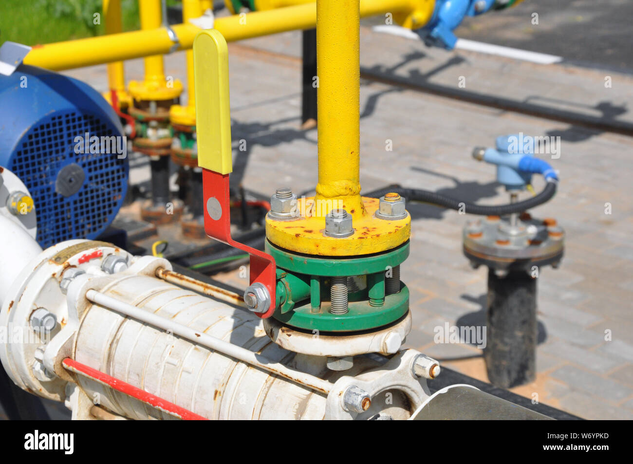 Gas industry, gas transmission system. Communications, valves and