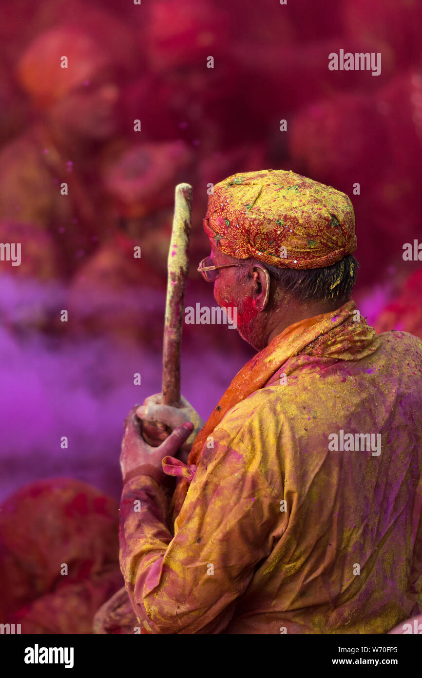 Bhajan singing hires stock photography and images Alamy