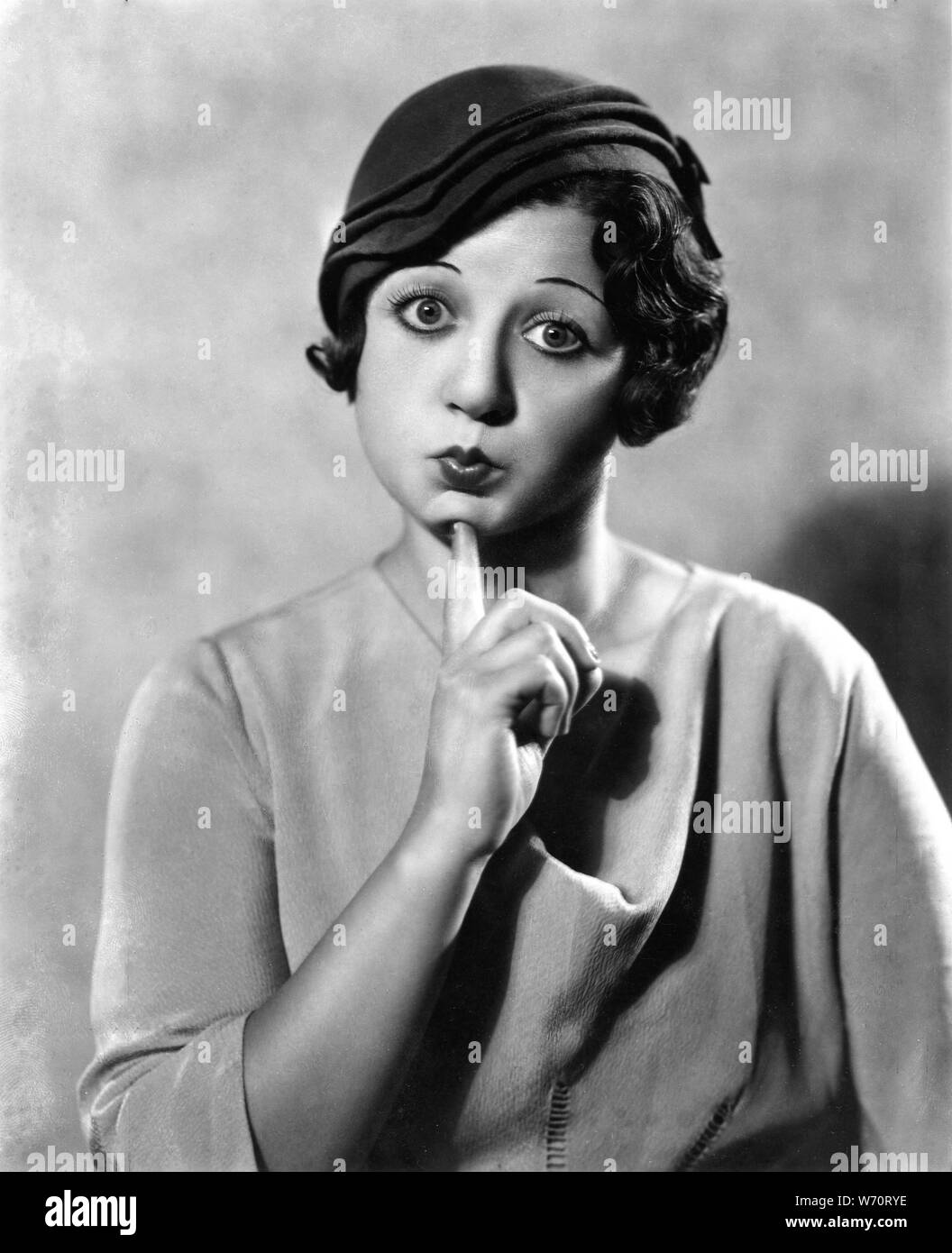 MAE QUESTEL circa 1931 Portrait : the voice actress of BETTY BOOP 1931 - 1939 and POPEYE's girlfriend OLIVE OYL  1933 -1938 and 1944-1962 and SWEE'PEA among many others Fleischer Studios / Paramount Pictures Stock Photo