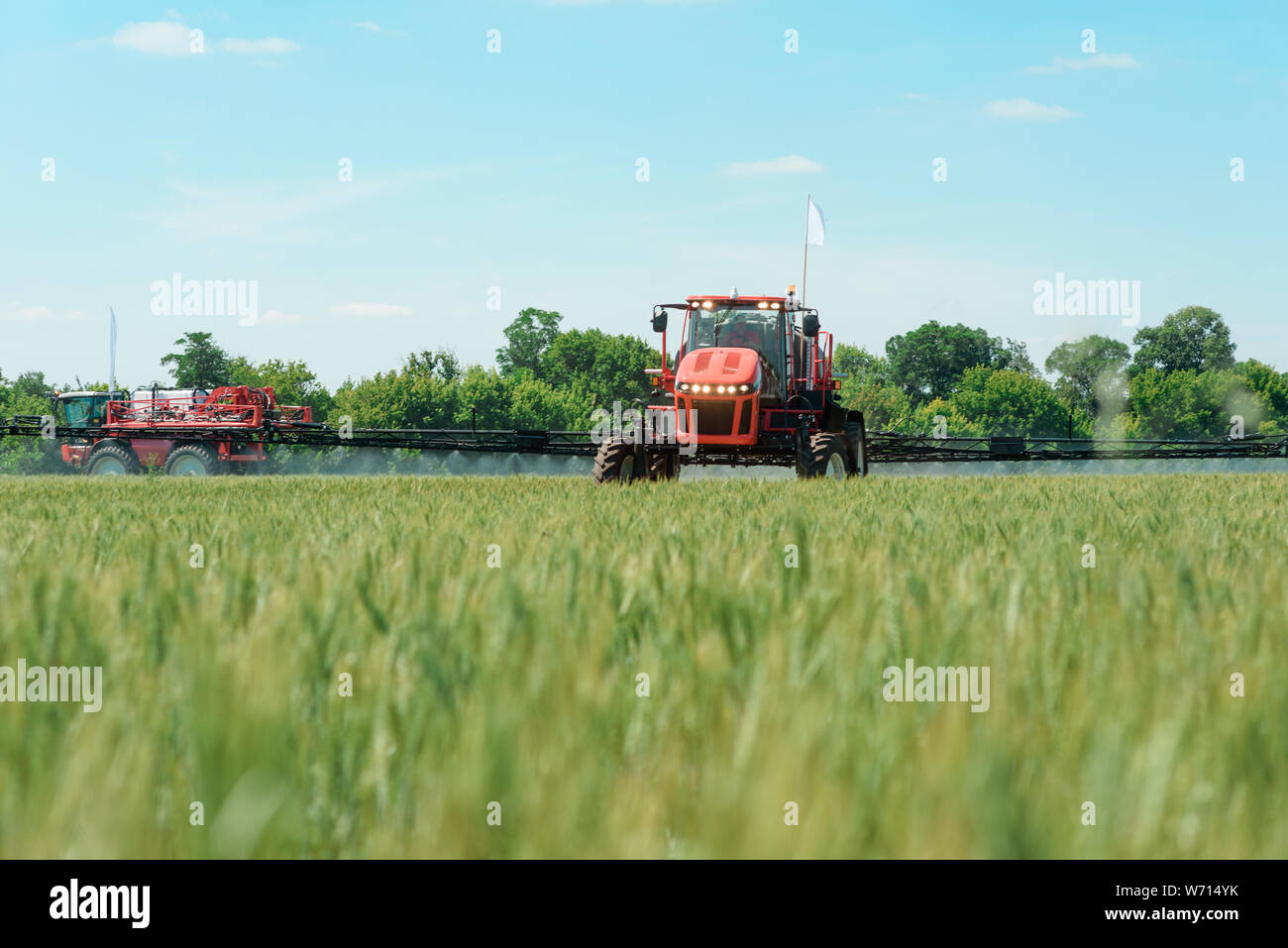 Boom sprayer hires stock photography and images Alamy