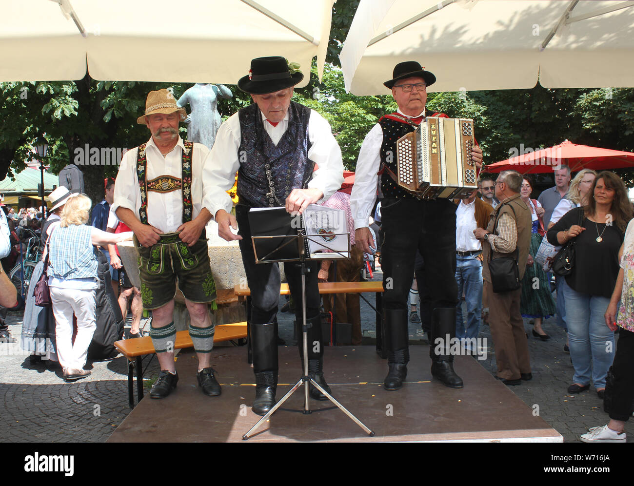 Bavarian music hi-res stock photography and images - Alamy