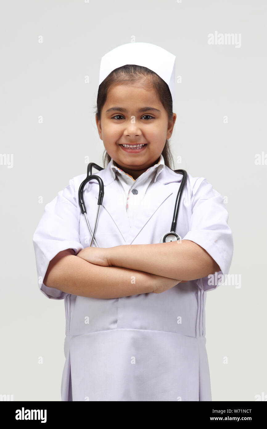 Nurse and a girl hi-res stock photography and images - Alamy