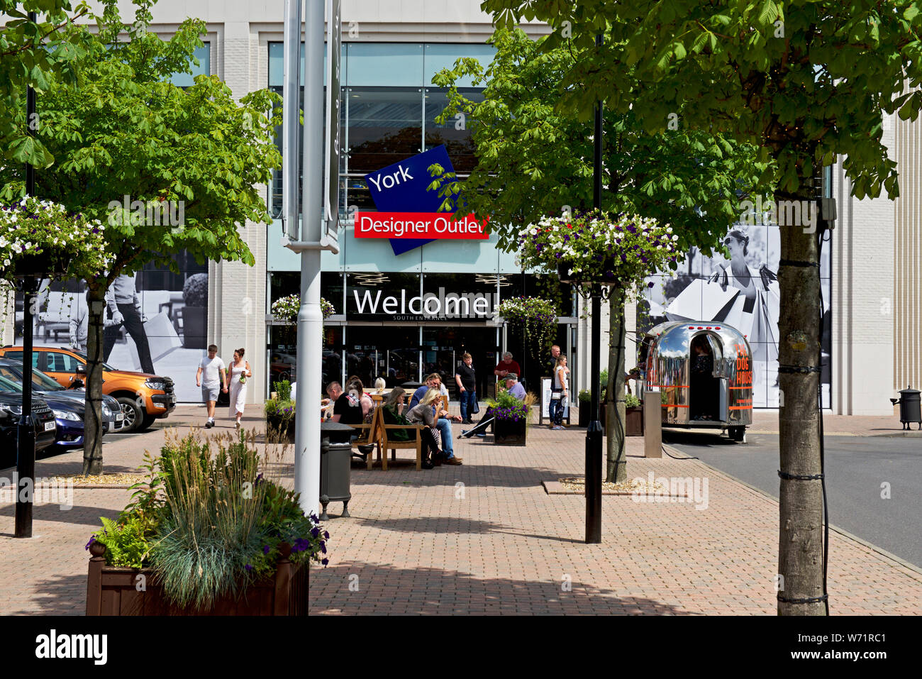 converse mcarthurglen york