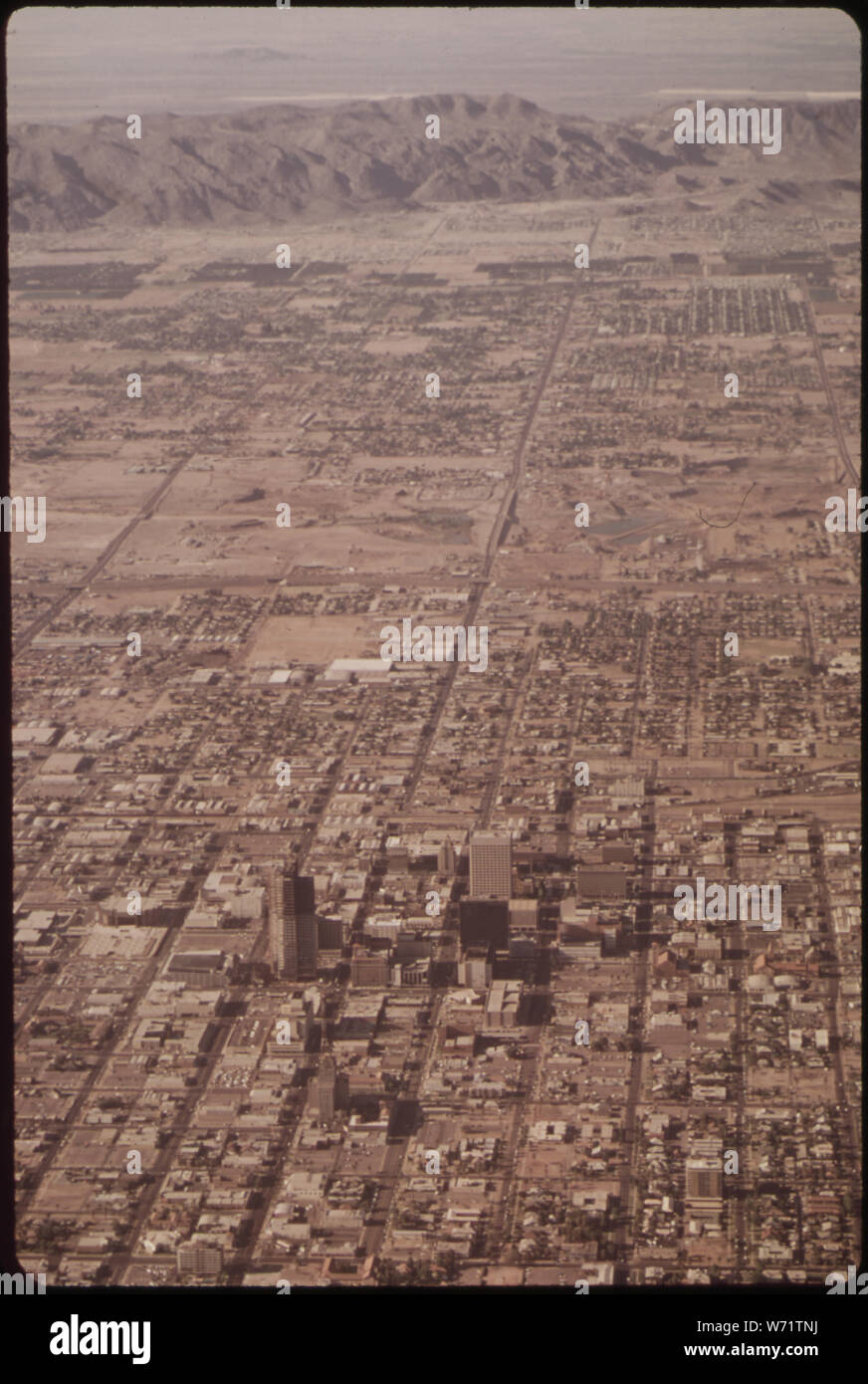 AERIAL OF PHOENIX, ARIZONA. (FROM THE DOCUMERICA-1 EXHIBITION FOR OTHER IMAGES IN THIS ASSIGNMENT, SEE FICHE NUMBERS 26, 27.) Stock Photo