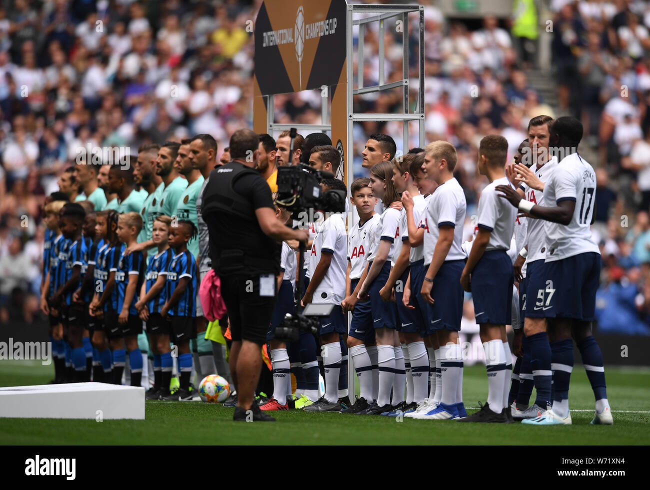 Tottenham Hotspur Stadium, London, UK. 4th Aug, 2019. International  Champions Cup football; Tottenham Hotspur versus Inter Milan; teams line up  before kick off Credit: Action Plus Sports/Alamy Live News Stock Photo -