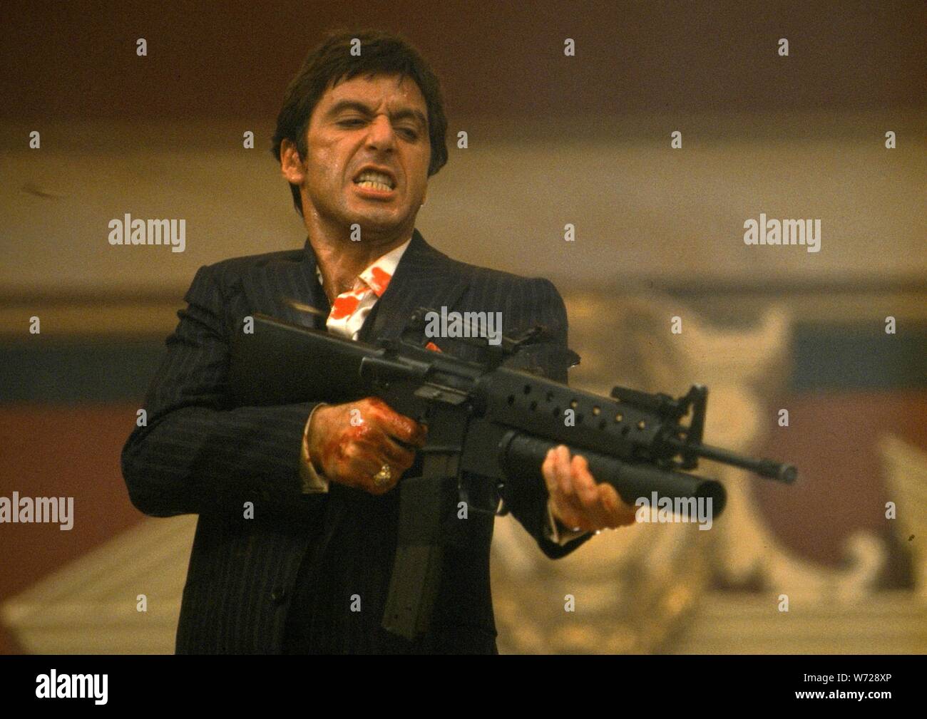 AL PACINO in SCARFACE (1983), directed by BRIAN DE PALMA. Credit: UNIVERSAL PICTURES / Album Stock Photo