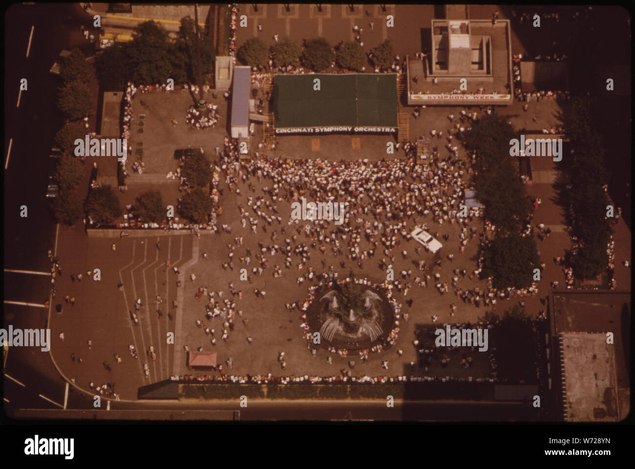 FOUNTAIN SQUARE DURING A PERFORMANCE BY THE CINCINNATI SYMPHONY