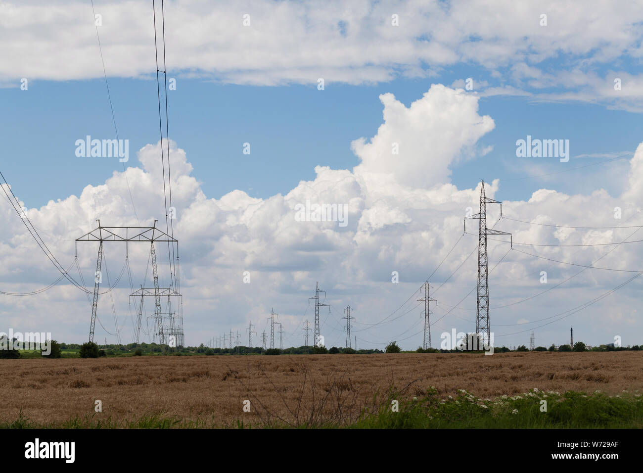 Pacific power transmission line hires stock photography and images Alamy