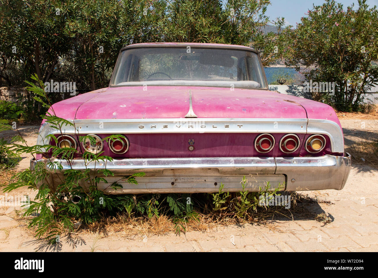Pink chevrolet impala hi-res stock photography and images