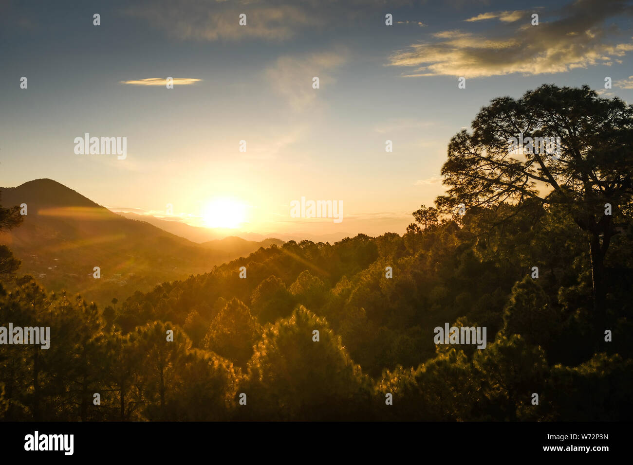 Rising sun sun rising over mountains hi-res stock photography and ...
