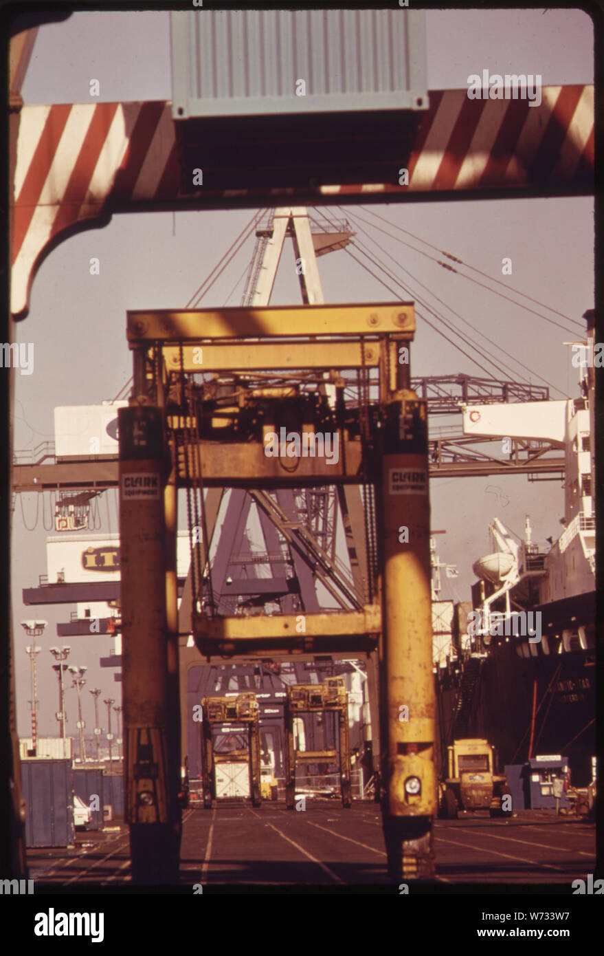 Ship at a dock in the port of newark hi-res stock photography and ...
