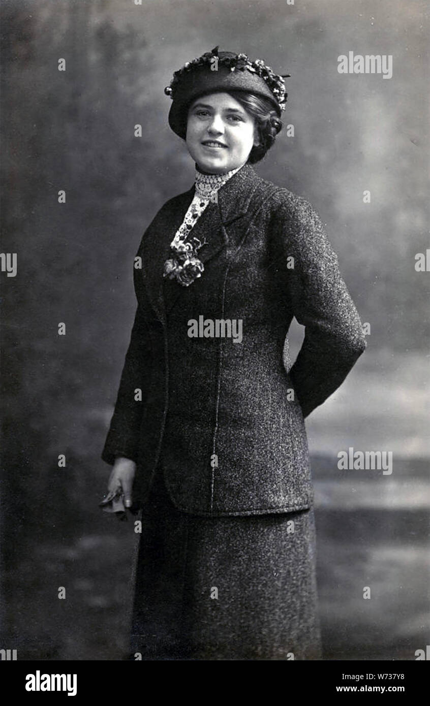 German singer soprano hi-res stock photography and images - Alamy