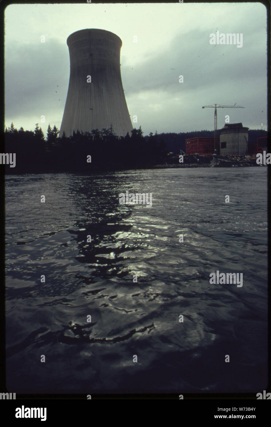 TROJAN NUCLEAR POWER PLANT ON THE COLUMBIA RIVER. (FROM THE SITES EXHIBITION. FOR OTHER IMAGES IN THIS ASSIGNMENT, SEE FICHE NUMBERS 42, 43, 44, 45, 46, 47.) Stock Photo