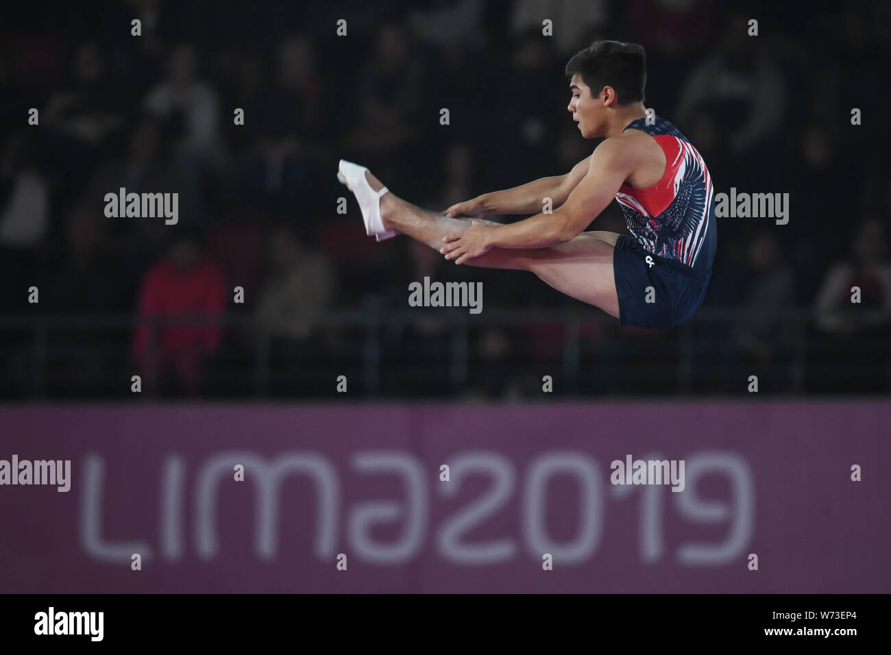 Lima, Peru. 4th Aug, 2019. RUBEN PADILLA from the US flips in a pike position during the competition held in the Polideportivo Villa El Salvador in Lima, Peru. Credit: Amy Sanderson/ZUMA Wire/Alamy Live News Stock Photo