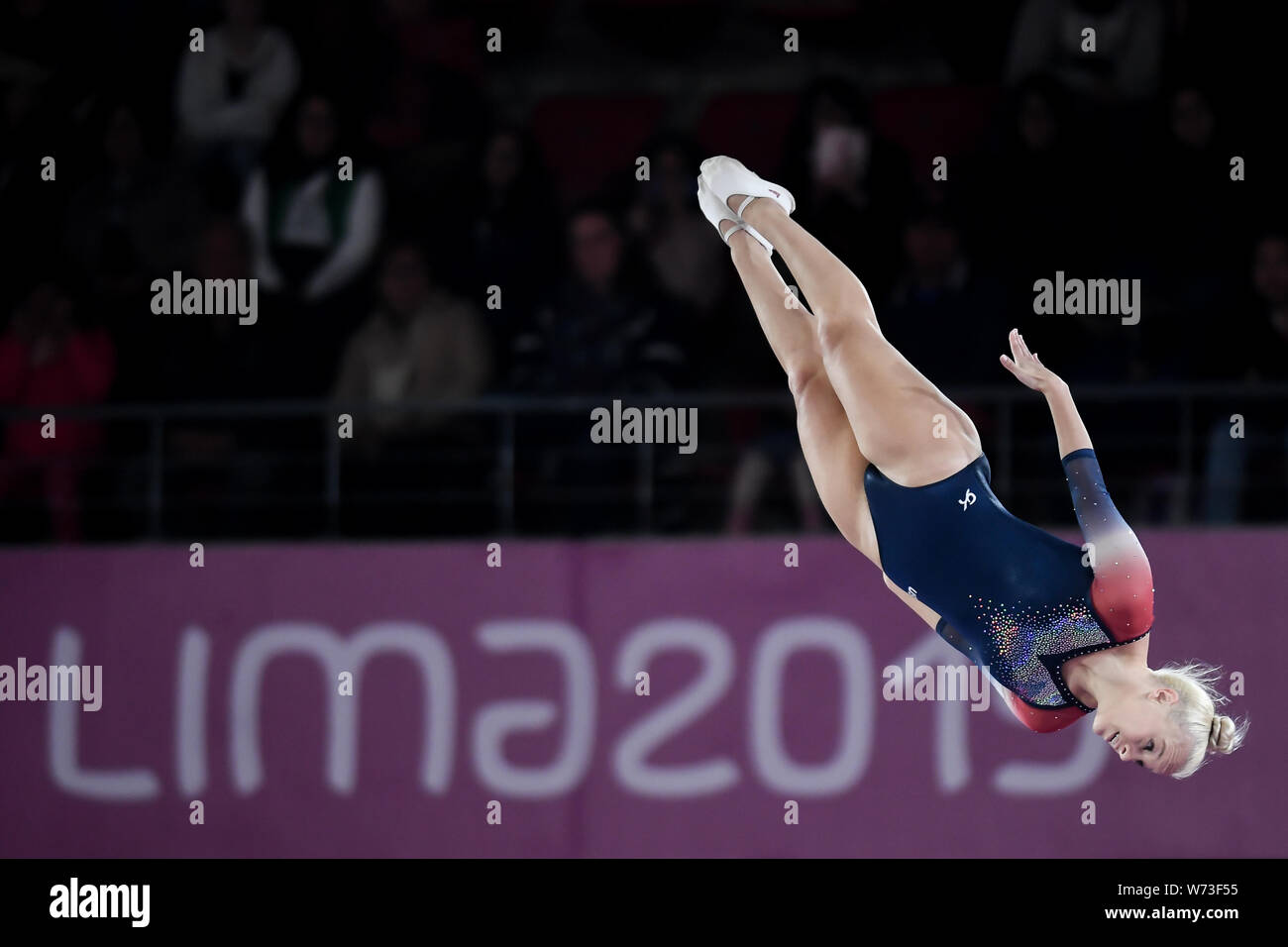Lima, Peru. 4th Aug, 2019. NICOLE AHSINGER from the US flips upside down during the competition held in the Polideportivo Villa El Salvador in Lima, Peru. Credit: Amy Sanderson/ZUMA Wire/Alamy Live News Stock Photo