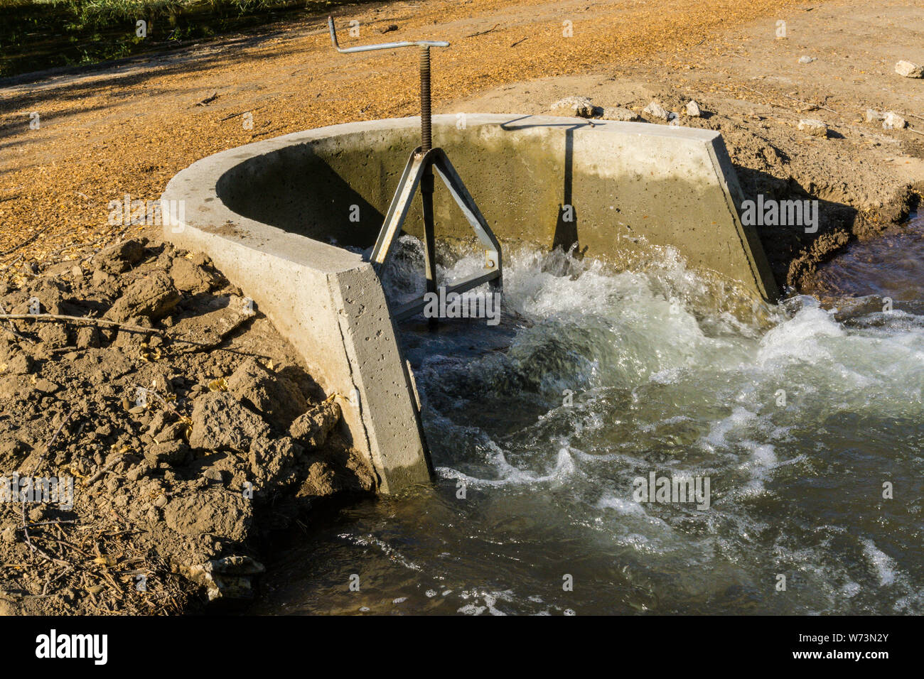 Flood irrigation hires stock photography and images Alamy