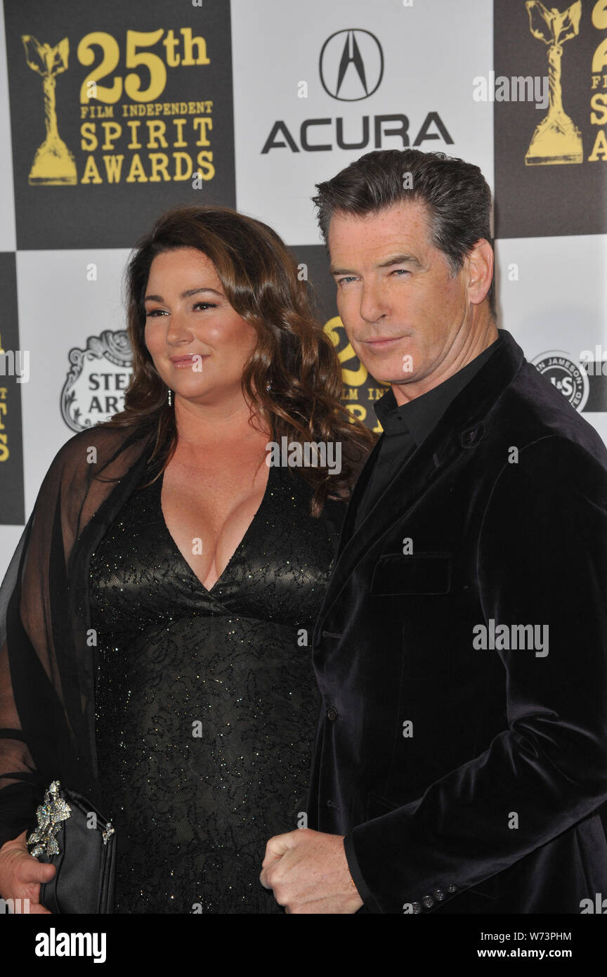 LOS ANGELES, CA. March 05, 2010: Pierce Brosnan & Keely Brosnan at the ...