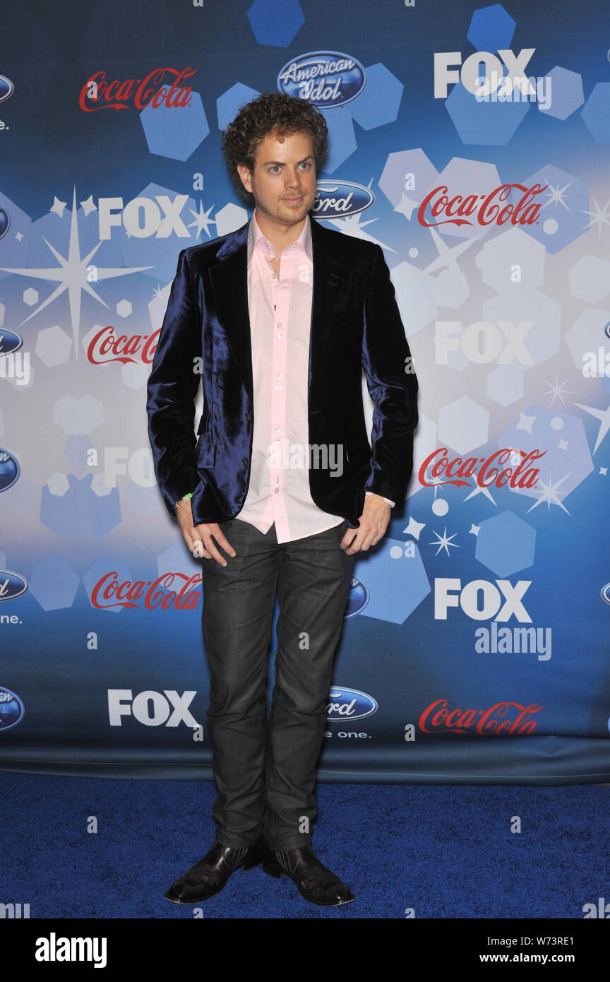 Scott Macintyre Velvet idol hi-res stock photography and images - Alamy