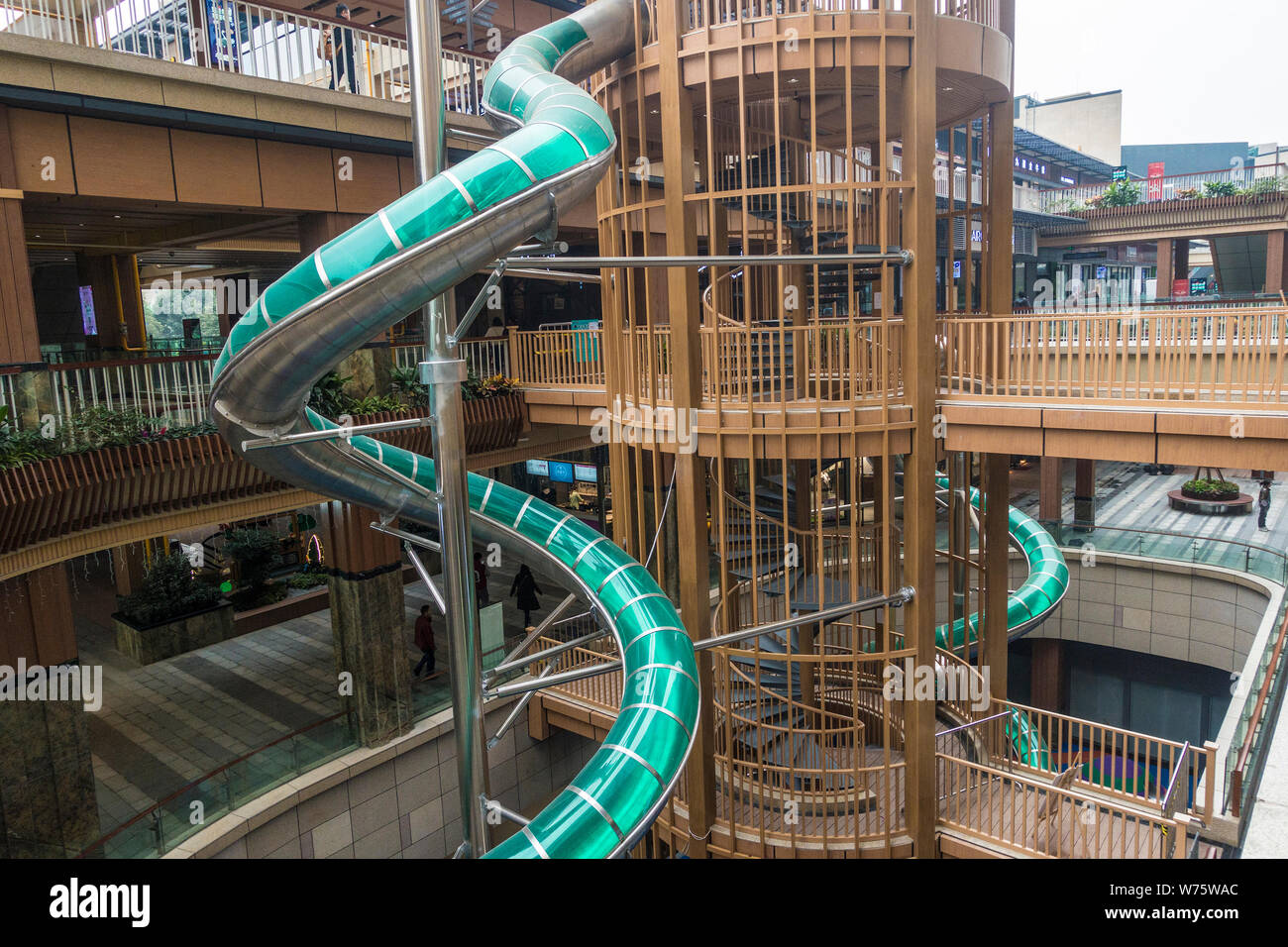 https://c8.alamy.com/comp/W75WAC/file-view-of-the-15-meter-tall-slide-and-other-slides-at-a-shopping-mall-in-chengdu-city-southwest-chinas-sichuan-province-2-december-2017-a-W75WAC.jpg