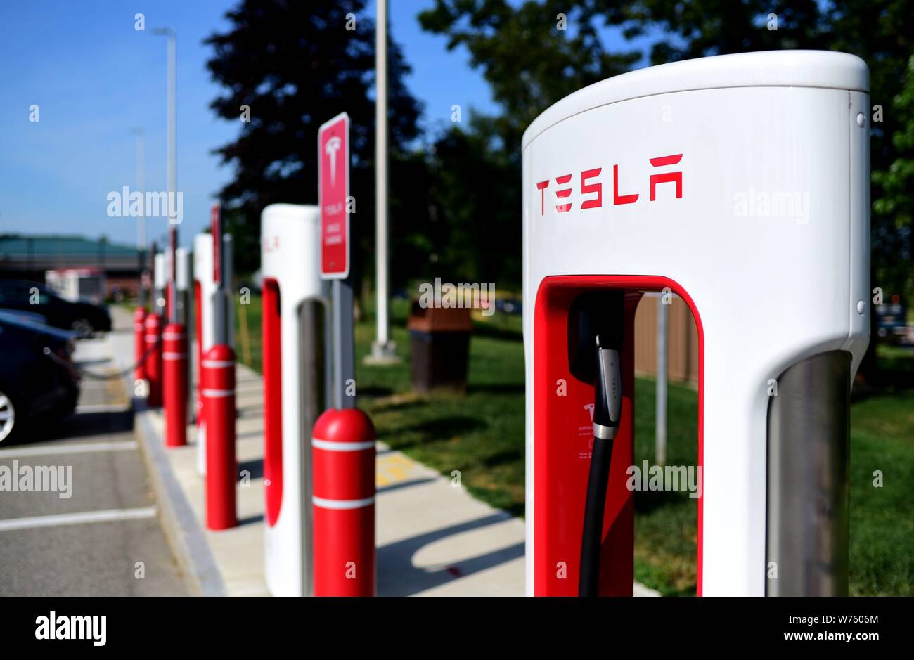 A electric vehicle charging station of Tesla at a service area of Interstate Highway 95 near Kennebunk in the state of Maine (USA), 20 July 2019. | usage worldwide Stock Photo