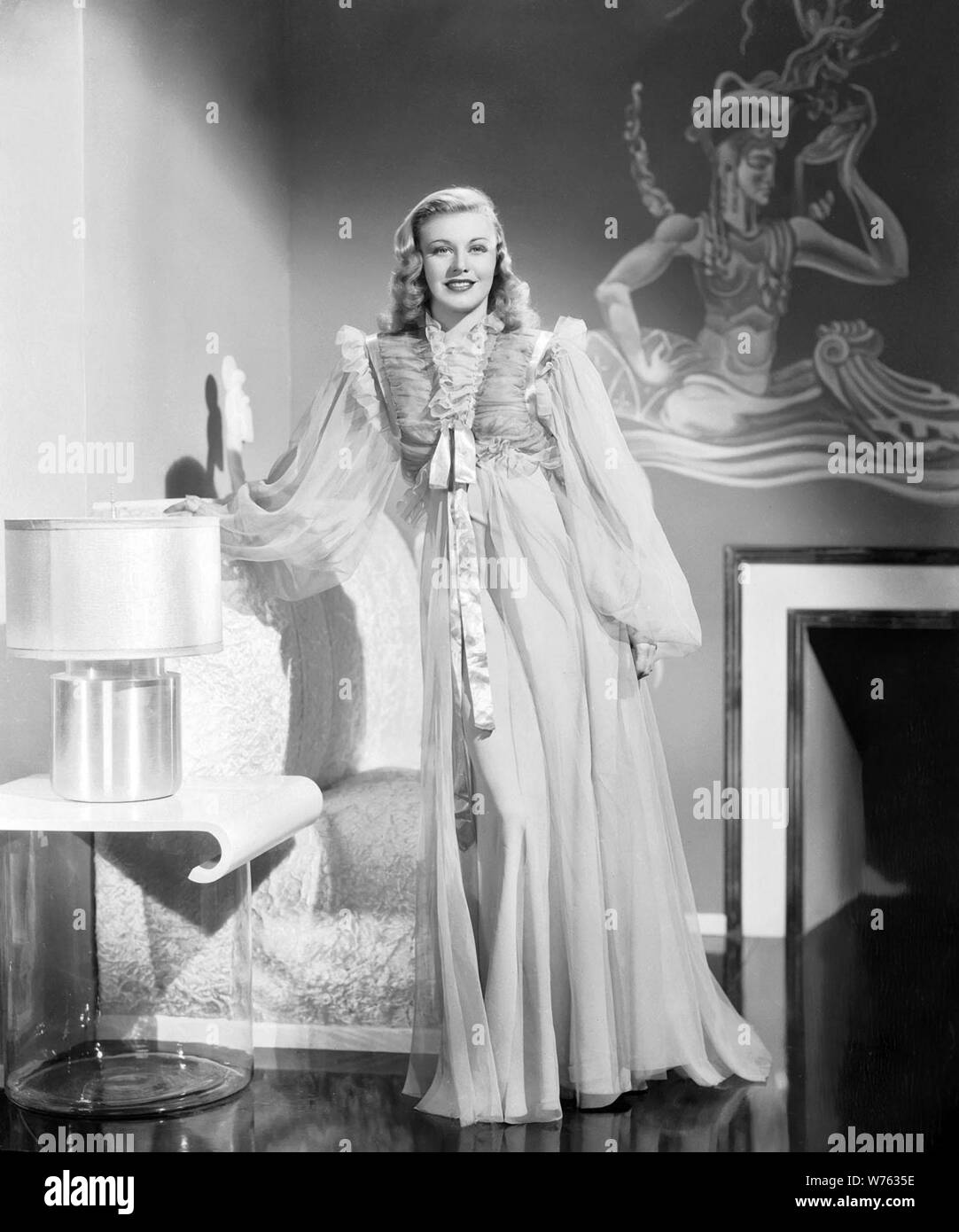 GINGER ROGERS in SHALL WE DANCE (1937), directed by MARK SANDRICH. Credit: RKO / Album Stock Photo